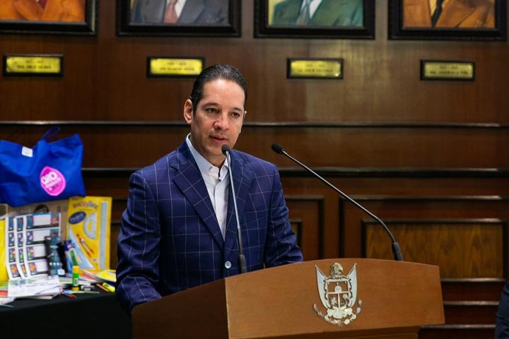 327.9 mdp para el programa “Por tu Economía Familiar” en beneficio de la educación en Querétaro