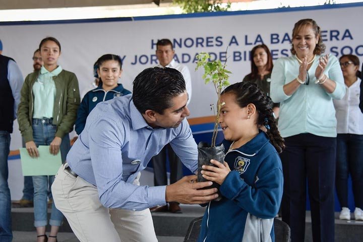 Corregidora Avanza Contigo continúa apoyando la economía de las familias; señaló Roberto Sosa